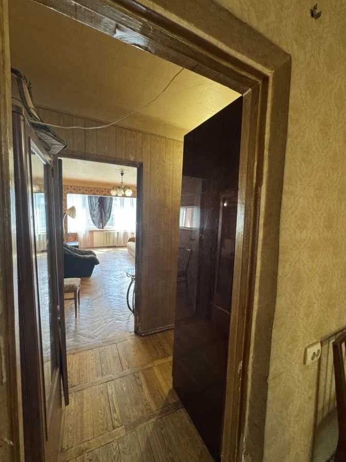 Продажа 3-комнатной квартиры 66 м², Верховинная ул., 80