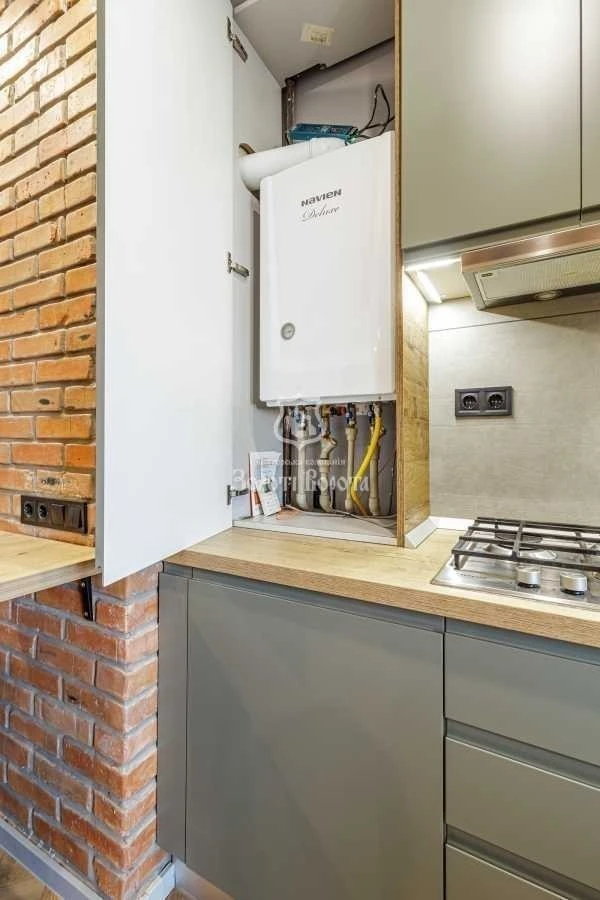 Sale of 2-room apartment 74.2 m², Akademika Kyprianova u