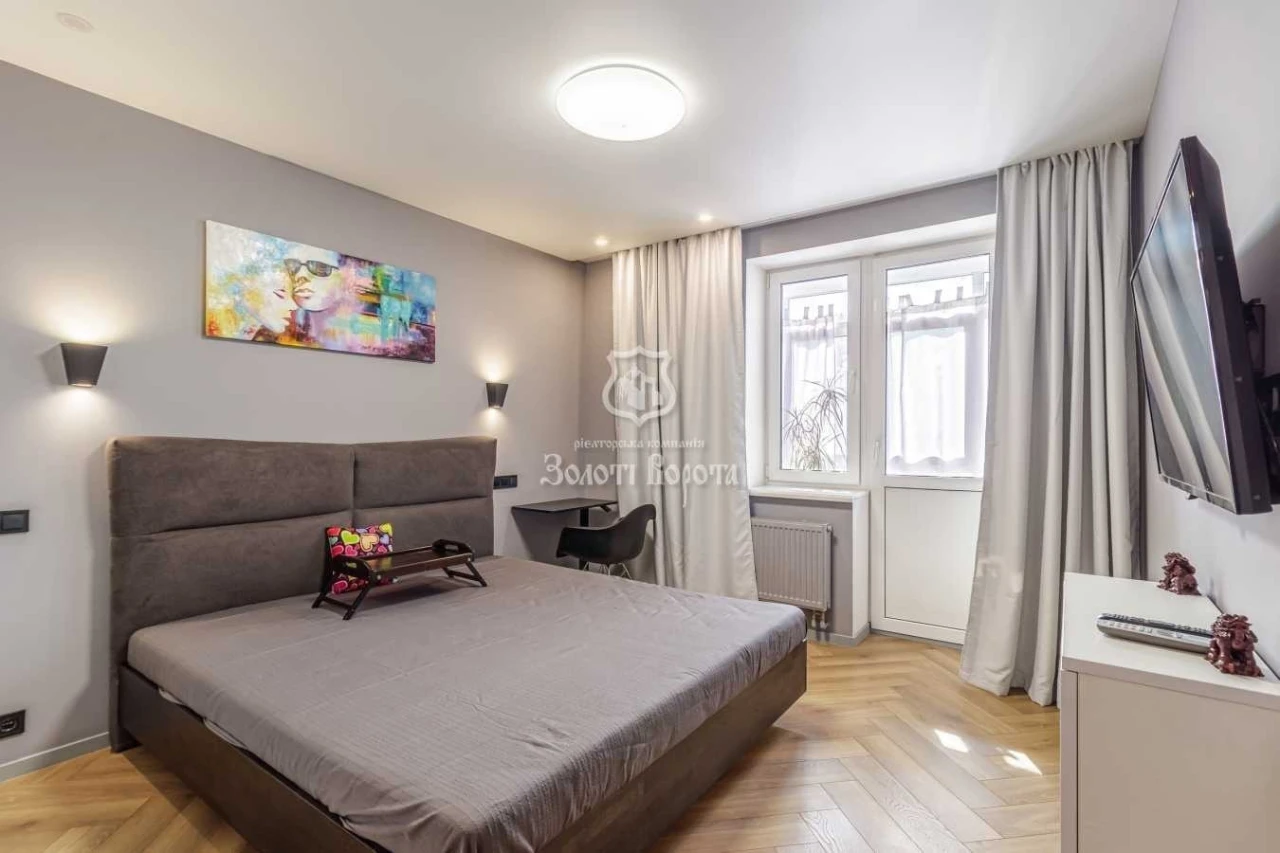 Sale of 2-room apartment 74.2 m², Akademika Kyprianova u