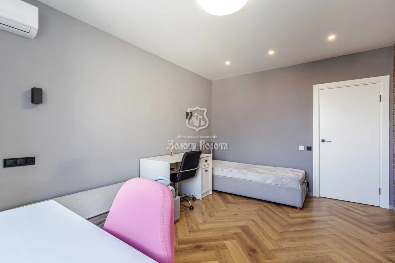 Sale of 2-room apartment 74.2 m², Akademika Kyprianova u