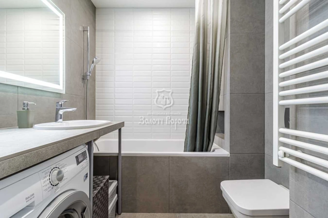 Sale of 2-room apartment 74.2 m², Akademika Kyprianova u