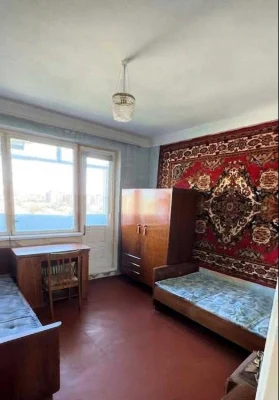 Продається 2-кімнатна квартира на Олексіївці, приємна ціна.