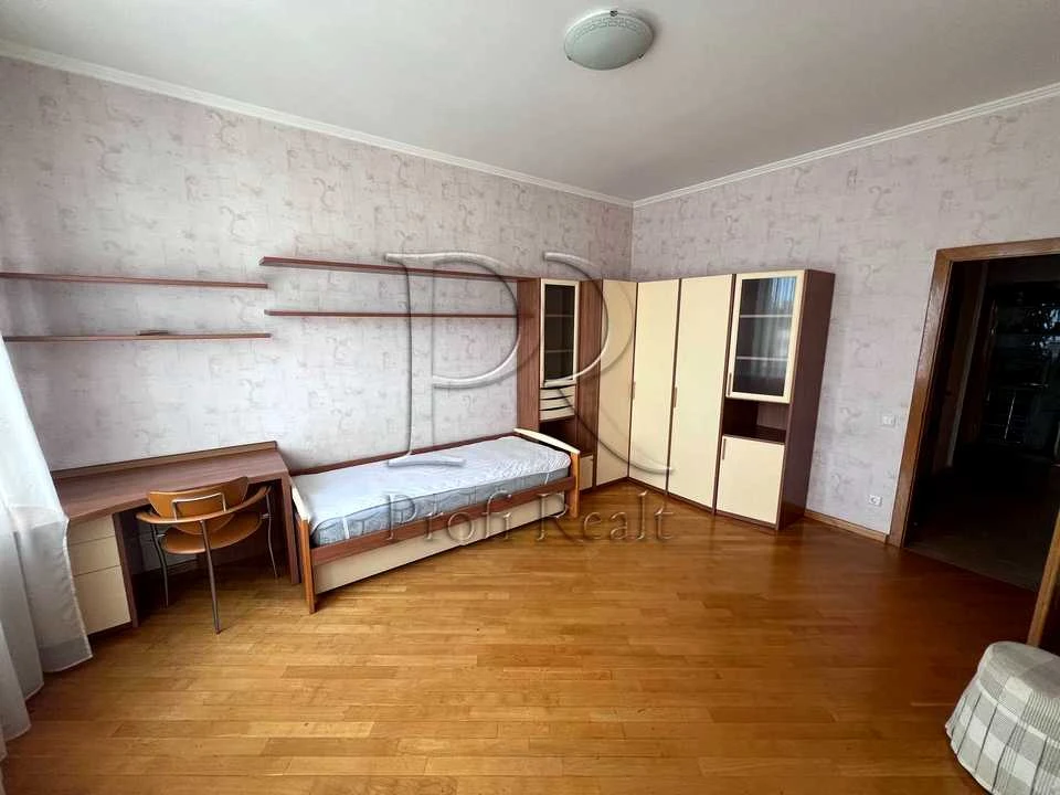 Квартира. Київ, Дмитрівська вул.