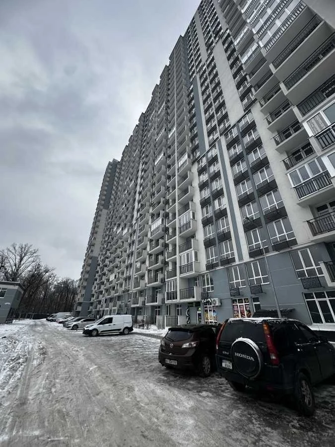 1-room apartment for sale, 41 m², Akademika Glushkova Avenue.