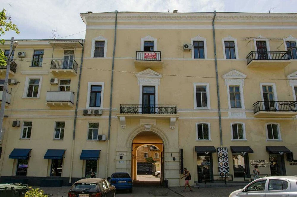 сдам в аренду двухуровневую квартиру Соборная площадь. центр обмен