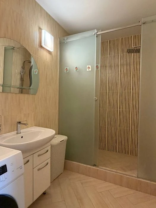 ПрОдАм 2к квартира с ремонтом Центр Приморский Жемчужина Кад