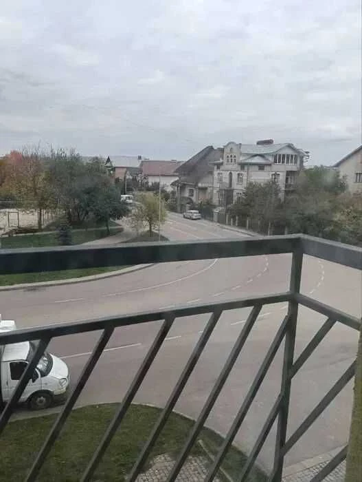 Продається простора 2 кім.квартири.Можна по ПОСТАНОВАХ!