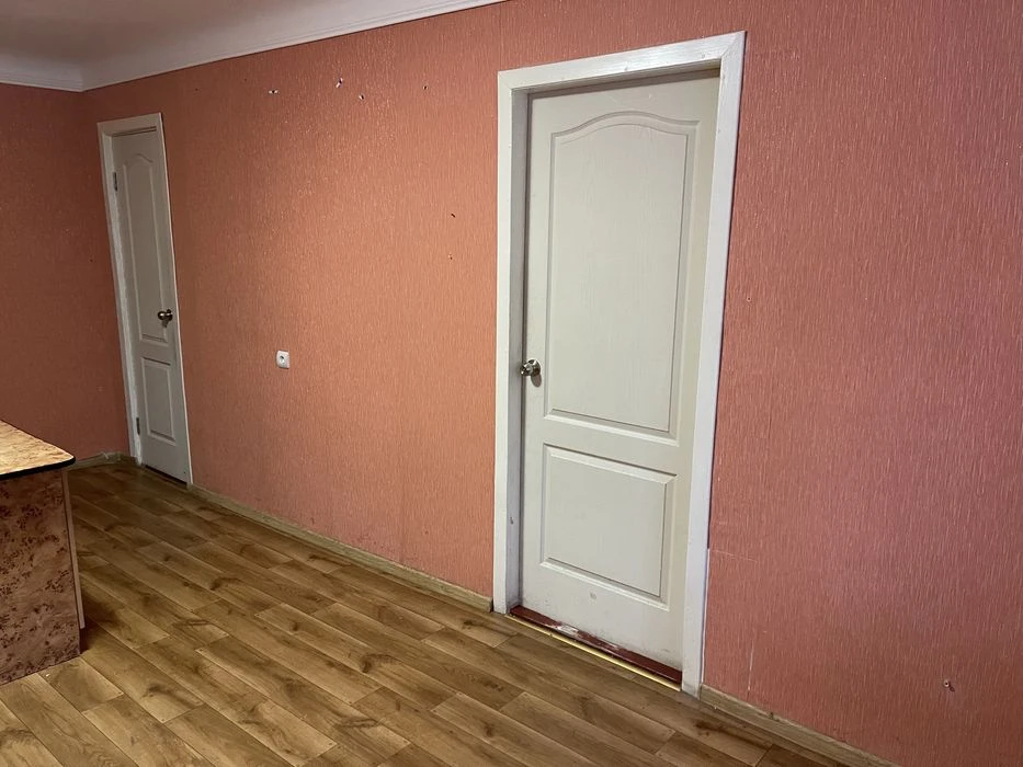Продаю 2-х кімнатну квартиру ВЛАСНИК , можна під бізнес