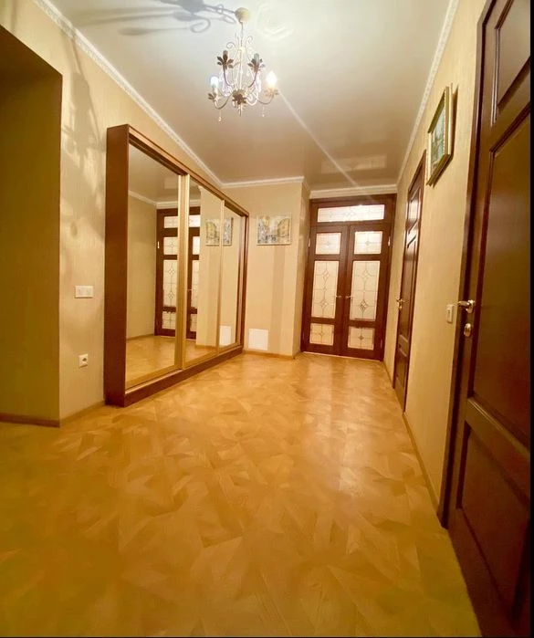 Продажа 5 Комн.кВ Центр