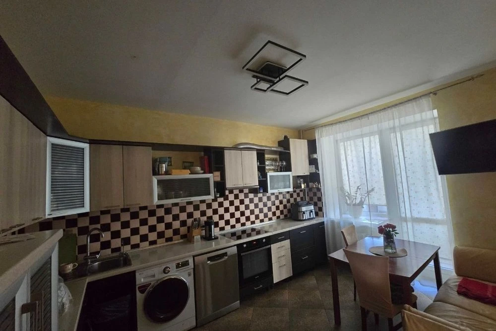 Продаж 2х кімнатної квартири у Львові.Вул.Зелена 115.Прруч п
