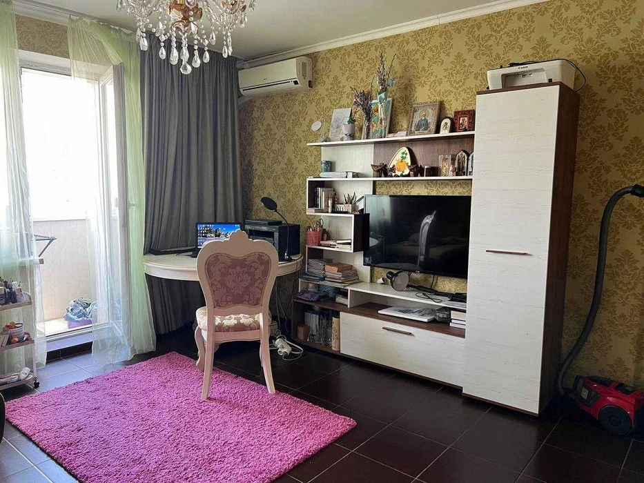 продаж квартири 3 кімнати Кубанської України вул Маршала Жук