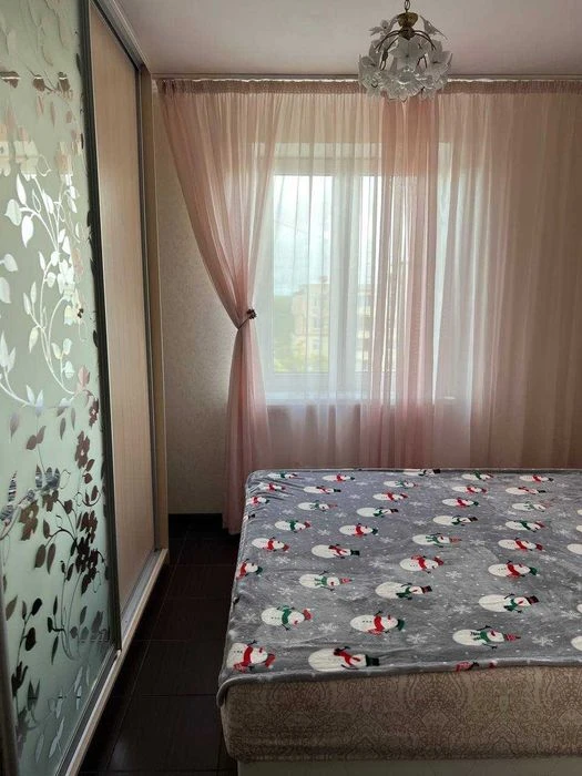 продаж квартири 3 кімнати Кубанської України вул Маршала Жук