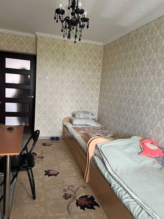 продаж квартири 3 кімнати Кубанської України вул Маршала Жук