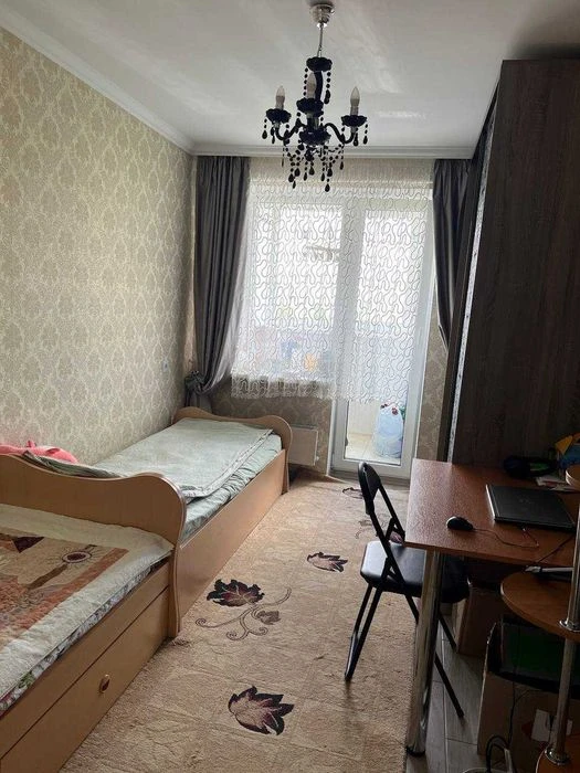 продаж квартири 3 кімнати Кубанської України вул Маршала Жук