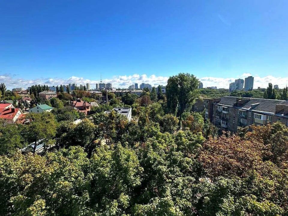 Квартира. Київ, Марка Безручка вул.