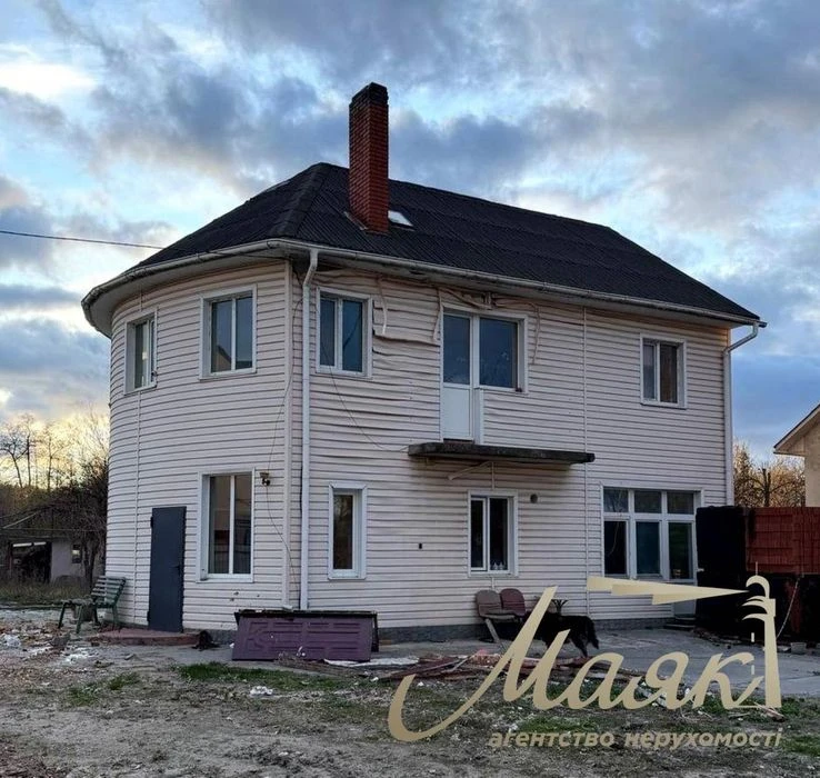 Продаж будинку площею 168 м² біля озера з фруктовим садом, 1
