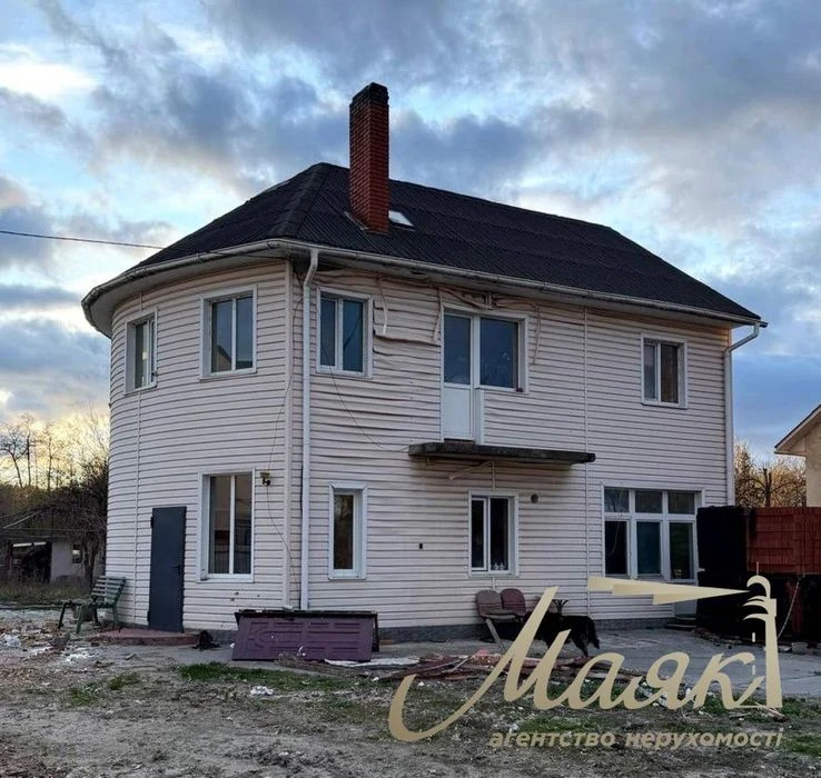 Продаж будинку площею 168 м² біля озера з фруктовим садом, 1