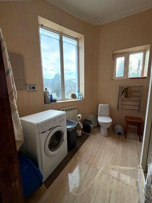 Продаж будинку площею 168 м² біля озера з фруктовим садом, 1