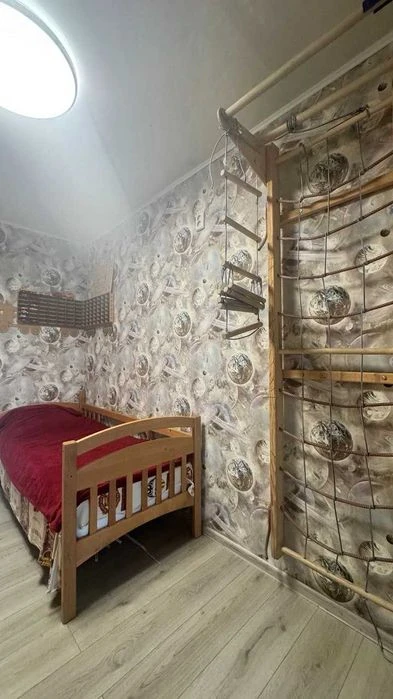 Продам 2 кімнатну квартиру на землі зі своїм окремим входом,