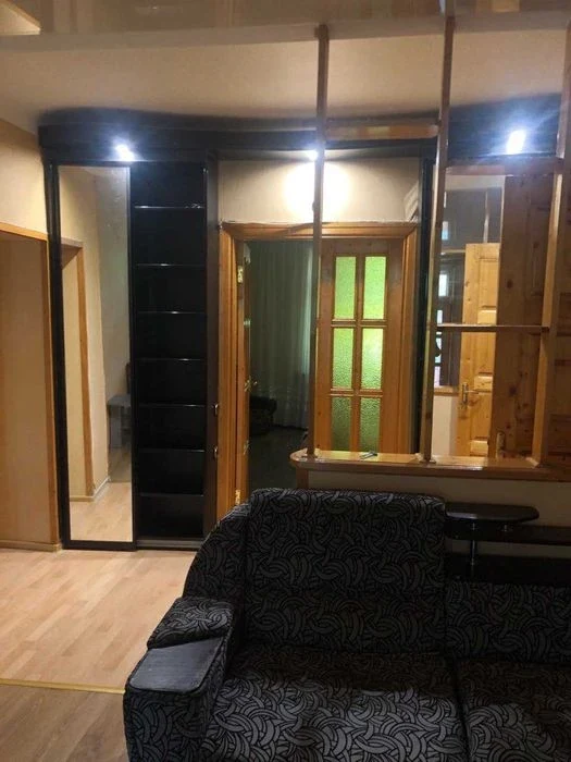 Продам 3-кімнатну квартиру 72 м², центр Запоріжжя, 2 поверх