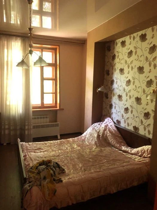 Продам 3-кімнатну квартиру 72 м², центр Запоріжжя, 2 поверх