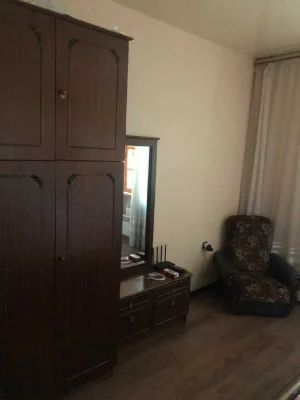 Продам 3-кімнатну квартиру 72 м², центр Запоріжжя, 2 поверх