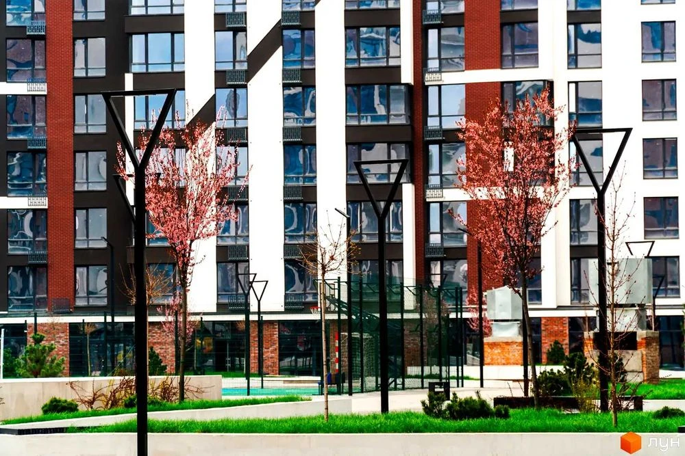 Продаж видової трикімнатної квартири в центральній частині м