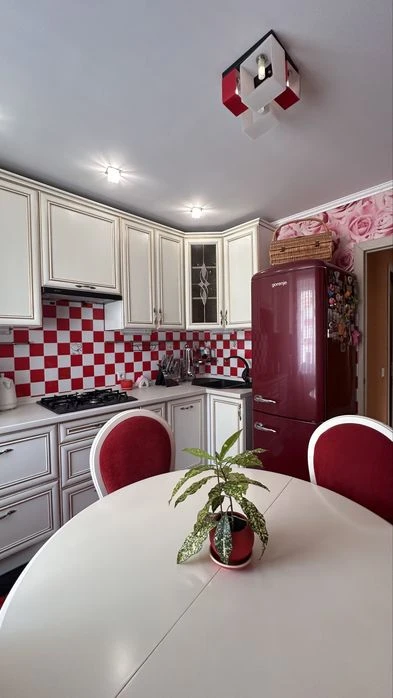 Продаж 2к в новобудові.Ремонт. Меблі та техніка . Надійний з