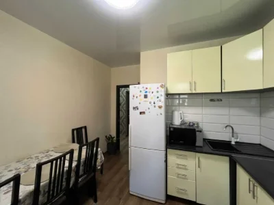 Продаж 1 к квартири новобудова Озерна