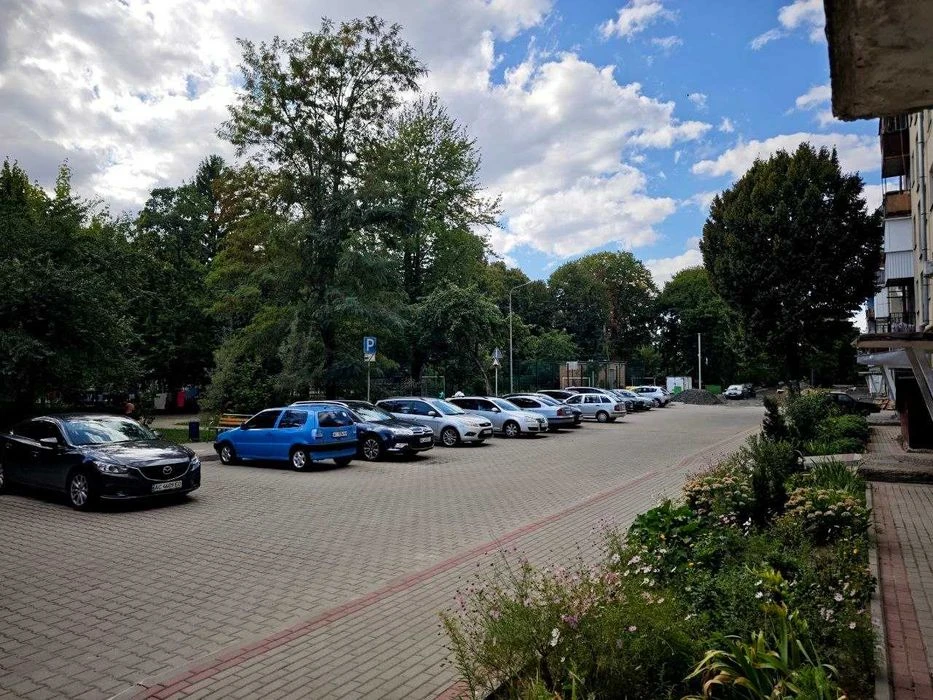 Продається 2-к квартира по вул. Потебні. Без комісії для пок