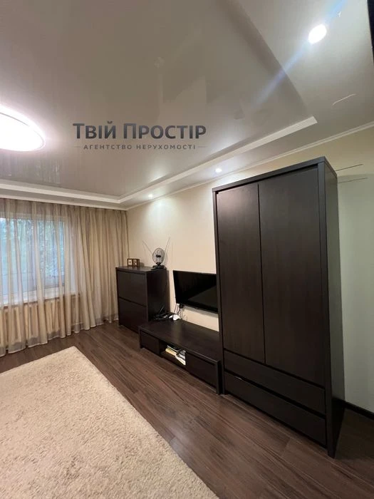 Продаж 3 кімнатної квартири в центрі міста на вулиці Українс