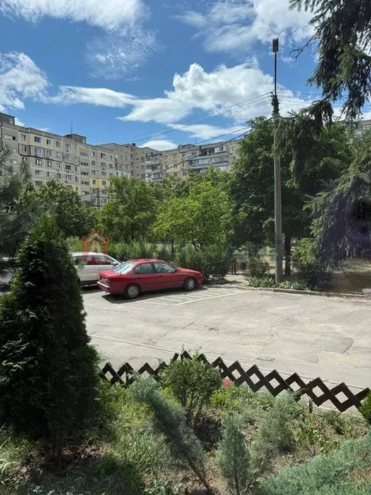 Продам 3к квартира 1й этаж Победа 56000$