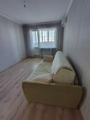 Продаж 3кімнатної квартири біля метро Героїв Дніпра, вул. Оз