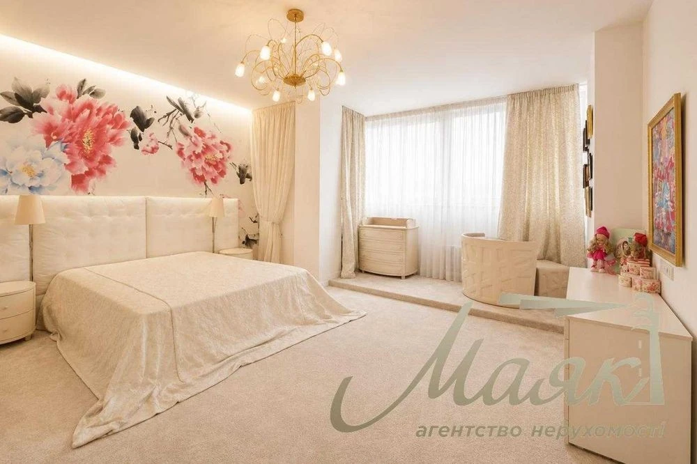 Продаж 4-кімнатної квартири 240м2 ЖК Новопечерські Липки, ву