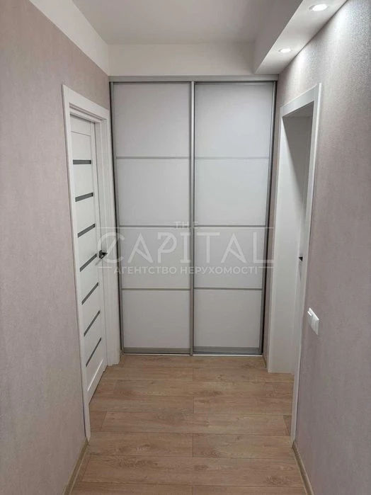 Продаж / Квартира / 3-кімнатна / КПІ, Київ