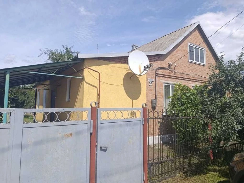 Добротний будинок із зручностями в передмісті Полтави! Держа