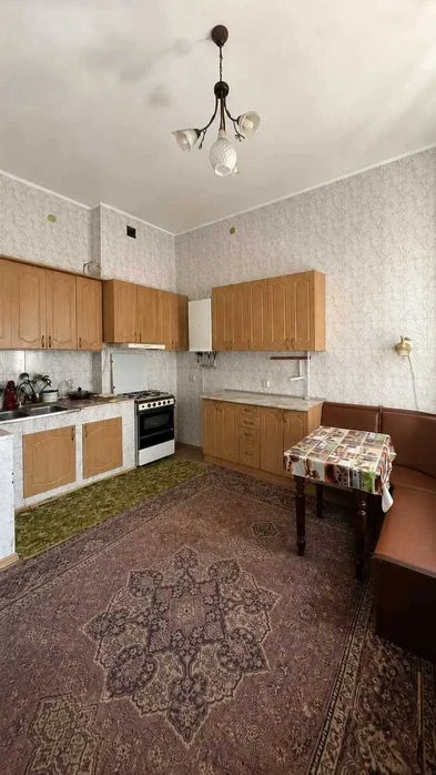 Продаж частини будинку. Окремий двір 85м2. 6сот. Гараж  №216