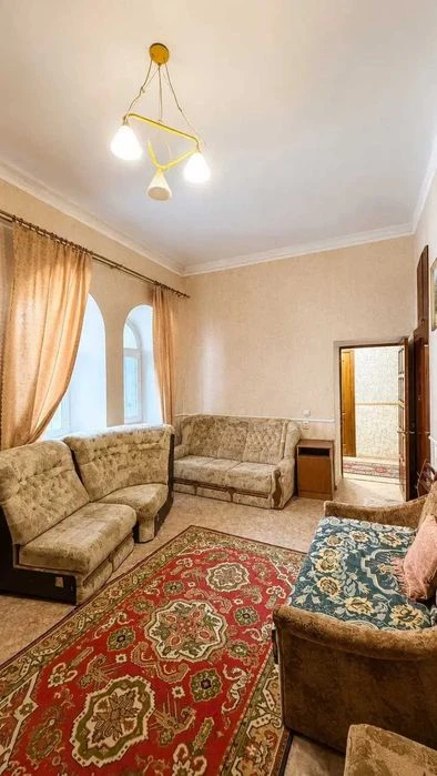 Продаж частини будинку. Окремий двір 85м2. 6сот. Гараж  №216