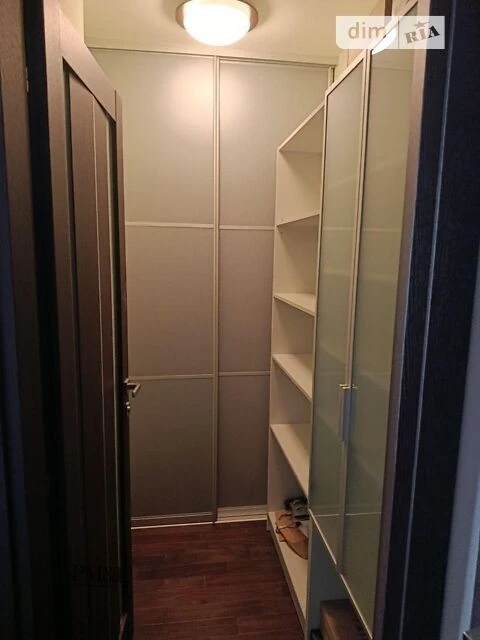 Довготривала оренда 3к квартири на вул. Академіка Єфремова 3