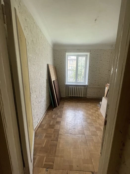 Продаж 3 кімнатноі квартири в цегляному будинку р-он Севасто