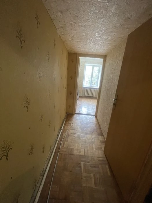 Продаж 3 кімнатноі квартири в цегляному будинку р-он Севасто