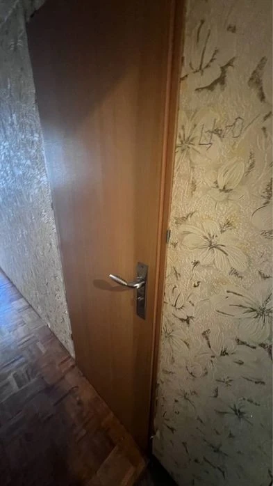 Продаж 3 кімнатноі квартири в цегляному будинку р-он Севасто