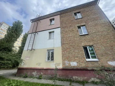 Продаж 3 кімнатноі квартири в цегляному будинку р-он Севасто