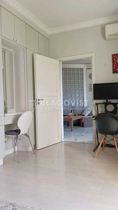 Продаж затишної 3-к квартири, Центр, 75м2, Ремонт, Либідська