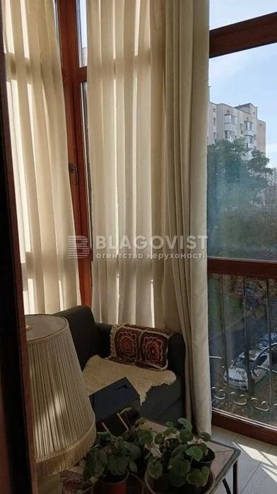 Продаж затишної 3-к квартири, Центр, 75м2, Ремонт, Либідська