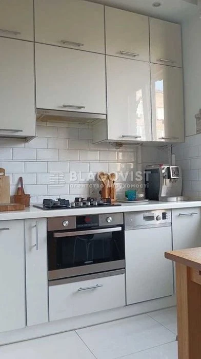 Продаж затишної 3-к квартири, Центр, 75м2, Ремонт, Либідська