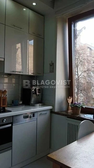 Продаж затишної 3-к квартири, Центр, 75м2, Ремонт, Либідська
