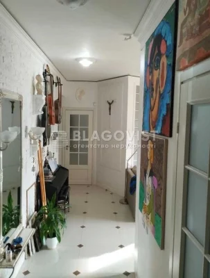 Продаж затишної 3-к квартири, Центр, 75м2, Ремонт, Либідська