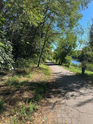 Продам трикімнатну квартиру в жилому стані (чешка), метро Ни