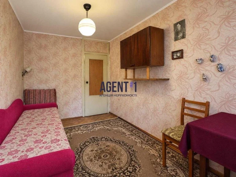 Продаж 3-кімн. квартири, 57.6 кв.м., вул. Миколи Василенка 6